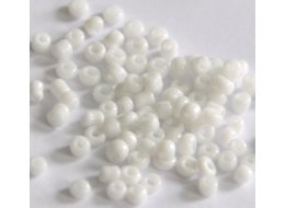 KORALIKI 2 MM OPAKOWANIE 20 G BIEL NR 2444
