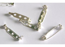BROSZKA KOLOR SREBRNY 2,5 CM  NR 4152