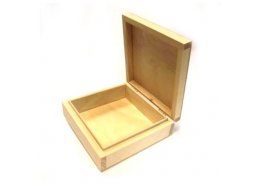 KASETKA DREWNIANA KWADRATOWA 14 X 14X 4,5 CM